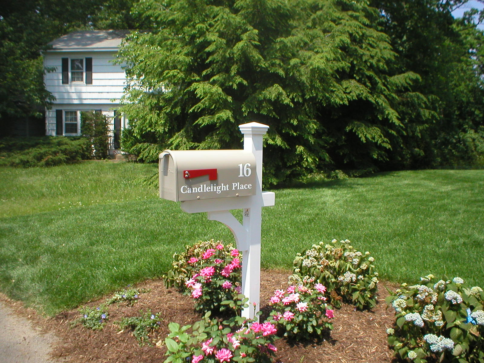 mailbox-numbers-placement-in-densely-populated-areas-by-port-or